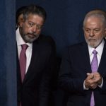 Após um início de ano conturbado entre o legislativo e executivo, o presidente Lula acalmou os ânimos com Arthur Lira (PP), o presidente da Câmara dos Deputados (Foto: Agência Brasil)