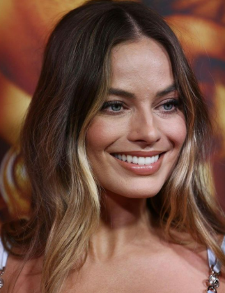 Margot Robbie, conhecida por seus papéis marcantes, está esperando seu primeiro filho. (Foto: Instagram)