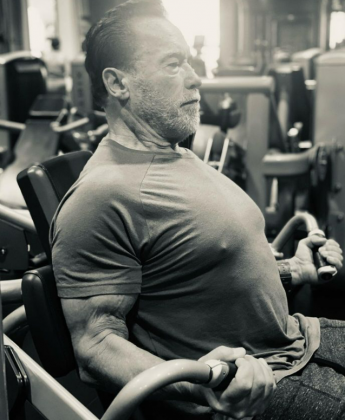 Arnold Schwarzenegger revela implante de marca-passo no coração, surpreendendo fãs. (Foto: Instagram)