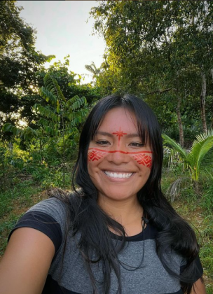 Maira Gomez nos lembra que as tradições indígenas são uma fonte inesgotável de sabedoria e inspiração. (Foto: Instagram)