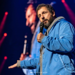 Ele é um ávido jogador de basquete e participa regularmente de jogos de celebridades e torneios de caridade. (Foto: Instagram)