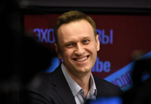 Navalny foi previamente envenenado e preso por acusações políticas. (Foto: Instagram)
