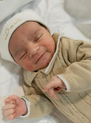 O nome do bebê é uma homenagem ao jogador Cristiano Ronaldo, escolhido por Luva de Pedreiro. (Foto: Instagram)