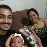 Débora e Gustavo se casaram aos 18 anos, em 2022, e residiam no Espírito Santo. Em março de 2023, receberam a notícia da gestação de sua filha, Jade Borges Carneiro, hoje com 5 meses. (Foto Instagram)