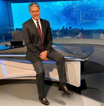 Atualmente ocupa o posto de editor-chefe e apresentador do Jornal Nacional. (Foto: Instagram)