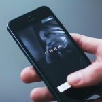 Uber pagará US$ 179 milhões em acordo histórico com motoristas na Austrália. (Foto Pexels)