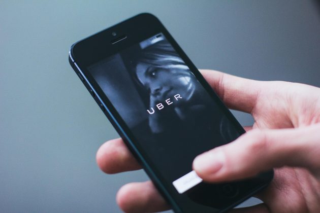 Uber pagará US$ 179 milhões em acordo histórico com motoristas na Austrália. (Foto Pexels)