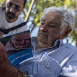 Apesar da condição de saúde, ele pretende continuar ativo na militância política. (Foto: Instagram)