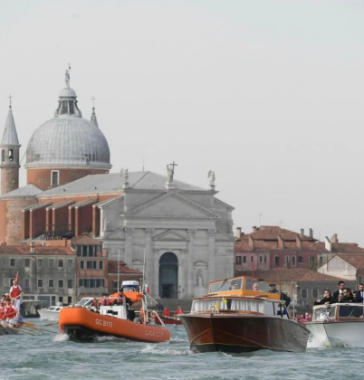 O pontífice percorreu os famosos canais de Veneza, aproveitando a visita à cidade italiana. (Foto: Instagram)