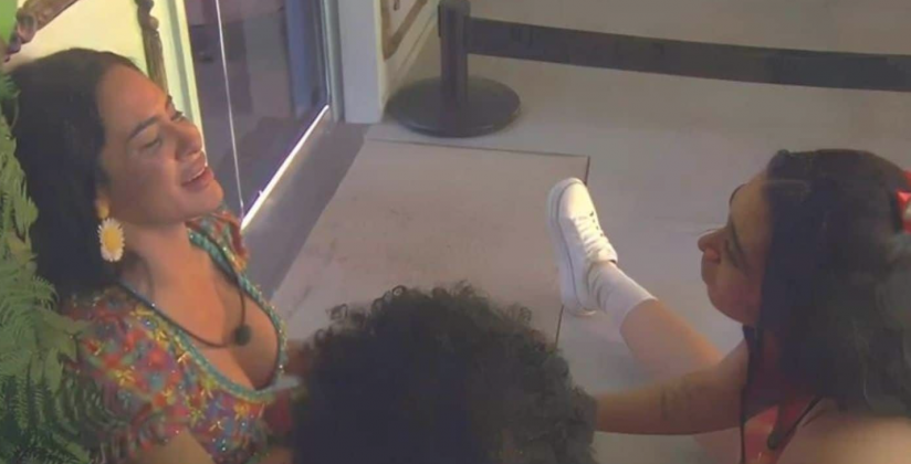 Isabelle chora no BBB 24 após flerte com Matteus. (Foto: reprodução Globo)