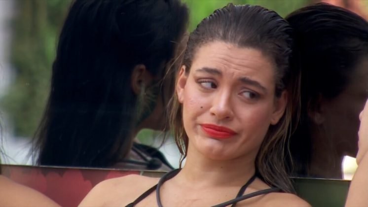 Beatriz ficou triste, pois já teve um crush em Matteus. (Foto: TV Globo)