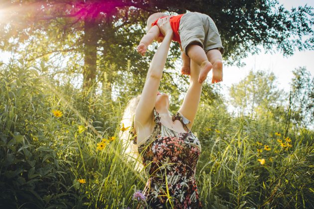 Desprovidos de comida e contando apenas com a assistência de parentes ou até desconhecidos para sobreviverem. (Foto Pexels)