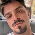 Rodrigo Simas desabafa sobre dificuldades com terapia: "Crise dos 30". (Foto: Instagram)