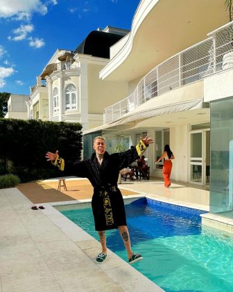 Andar exclusivo na mansão de R$ 8 milhões de MC Daniel inclui quarto, escritório, academia, cozinha e closet de sapatos. (Foto: Instagram)