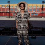 Bruno Mars esticou a turnê pelo Brasil e fará 14 apresentações em 5 estados, incluindo Curitiba e Belo Horizonte. (Foto: Instagram)