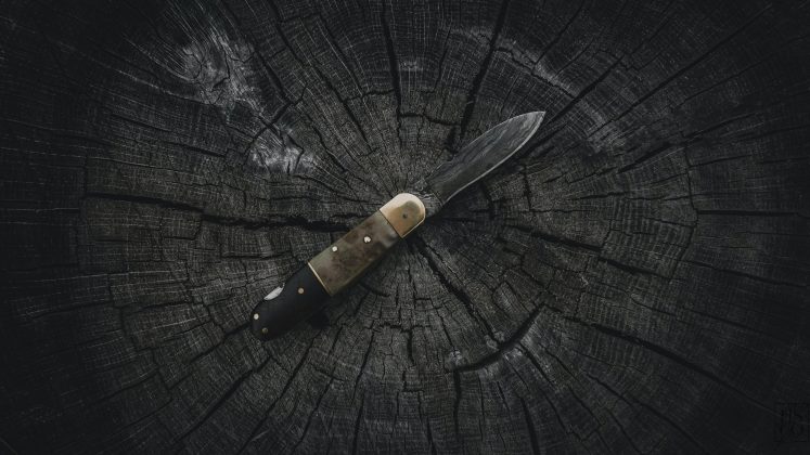 Homem é suspeito de matar amigo com facão por dívida de R$ 250. (Foto Pexels)