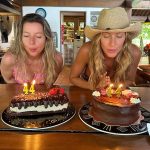 Neste último sábado (20), Gisele Bündchen comemorou seus 44 anos ao lado da sua irmã gêmea, Patrícia Bündchen. A modelo escolheu uma casa de praia para celebrar de maneira simples e ao lado da família. (Foto: Instagram)