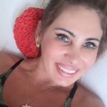 "Passei por um lift facial recentemente e ainda estou em processo de recuperação. O objetivo é rejuvenescer minha aparência em 20 anos, sendo realizado por um cirurgião experiente, especialista em face", disse. (Foto: Instagram)