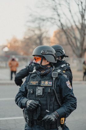 Enaltece o coronel Ubiratan Guimarães, que comandou a operação. (Foto Unsplash)