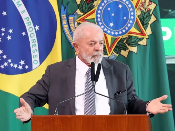 Durante seu discurso, ele destacou a participação feminina em eventos e reuniões governamentais. (Foto: Instagram)