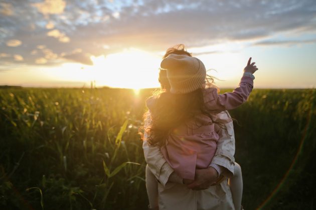 Mãe é presa após agredir filha de 4 anos. (Foto Pexels)