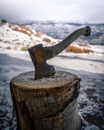 Afirmando que ela havia vendido um terreno e recebido o pagamento. (Foto Pexels)