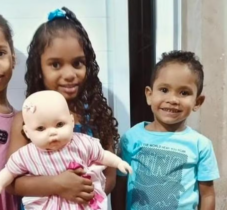 Dois Irmaos morreram carbonizados dentro de uma casa, no Piauí. (Foto: Reprodução)