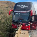 Segundo relatos, o choque ocorreu quando os três veículos estavam transitando pela ponte. (Foto: Instagram)