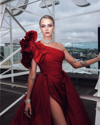 Cara Delevingne confessou que lutou contra o vício desde jovem. (Foto Instagram)