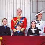 O casal, príncipe William e Kate Middleton, decidiram demitir funcionários que cuidavam da organização na casa deles, no Castelo Windsor. Dispensaram até a antiga babá dos três filhos, a Maria Tereza Turrion Borrallo. (foto: Instagram)