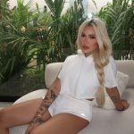 Karoline Lima tira a tatuagem que fez com Rezende (Foto: Instagram)