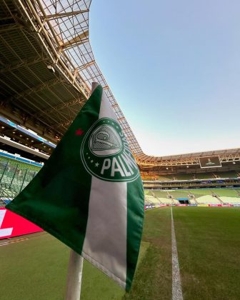 Nas redes sociais, a atitude do técnico recebeu diversas críticas dos torcedores. (Foto Instagram)