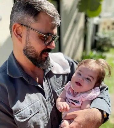 Juliano Cazarré se emociona ao falar sobre melhora da filha: "É um milagre". (Foto Instagram)