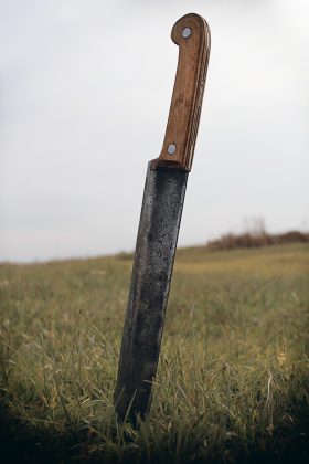 Homem é preso em flagrante por esquartejar e ocultar corpo em terreno baldio em Goiás. (Foto Unsplash)