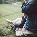 Segundo ela, a menina apresentava surtos de violência. (Foto Pexels)