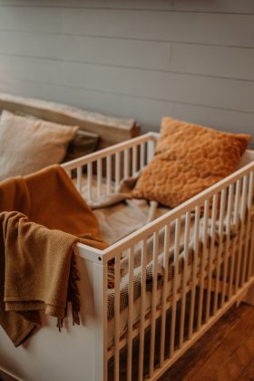 Deixando uma bebê de 3 meses como única sobrevivente. (Foto Pexels)