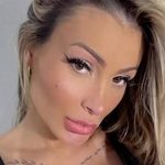 Andressa Urach rasga o verbo contra seguidores que pedem dinheiro: "Dou muito". (Foto: Instagram)