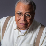 James Earl Jones deixa um legado duradouro no cinema e na dublagem. (Foto: Instagram)