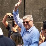 Durante uma caminhada no bairro Capão Redondo, na zona sul da capital, na última quarta-feira (18). (Foto Instagram)