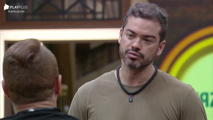 A Fazenda 16: Sidney Sampaio revela envolvimento amoroso com colega de elenco. (Foto: PlayPlus)