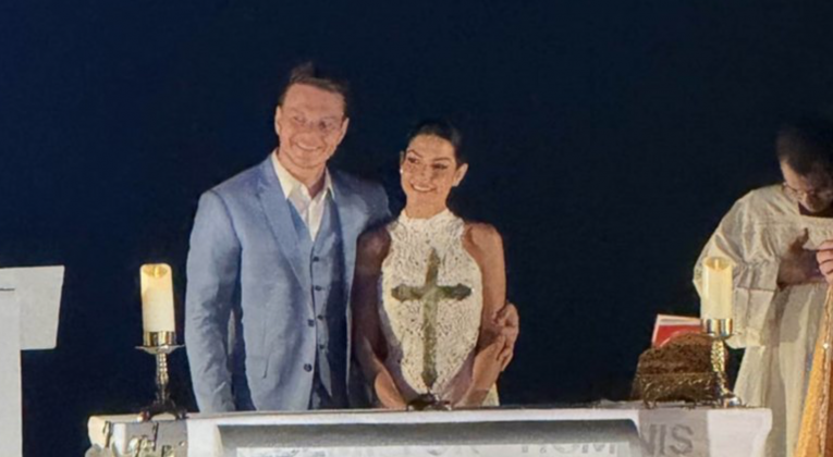 Michel Teló e Thaiz Fersoza fazem renovação de votos no Cristo Redentor. (Foto: Reprodução Instagram)