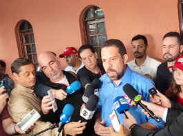 Boulos protocola pedido de inelegibilidade de Tarcísio e Nunes. (Foto: Reprodução Record)