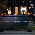 Gusttavo Lima faz palestra em Harvard, nos EUA. (Foto: Instagram)