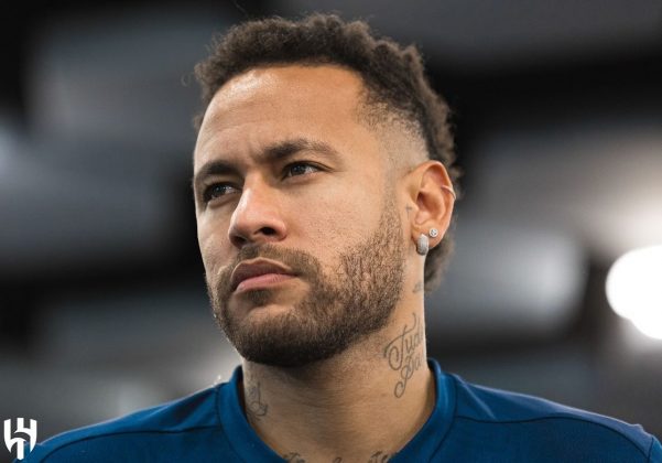 Além de Neymar, confira outros famosos que abusaram da edição nas fotos. (Foto Instagram)