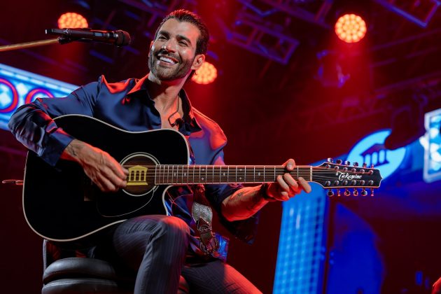 "É muita tristeza, ansiedade, insônia e isolamento. Eu não estava fazendo shows e gostava de ficar sozinho. Não estava tendo nem mais tesão para cantar". (Foto Instagram)