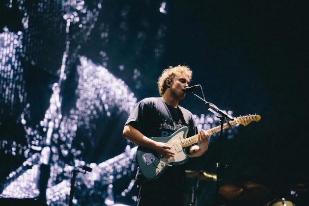 O ator e cantor Sam Fender, de 30 anos, também integra o ranking com £ 13,1 milhões (R$ 97,7 milhões). (Foto Instagram)