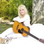 A cantora Dolly Parton se casou com o anônimo Carl Dean, um empreiteiro de asfalto aposentado. (Foto Instagram)