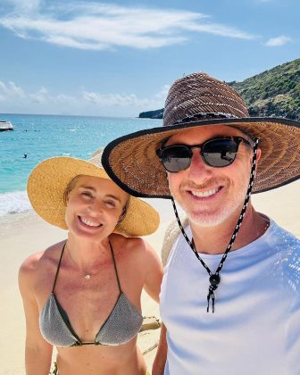 "Acho que é a felicidade o meu segredo de beleza, a alegria e muito esforço também (risos). Malho, como direito... 15 anos de casada. Isso também é ótimo". (Foto Instagram)