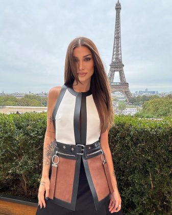 A influenciadora, Bianca Andrade está em Paris para a Semana de Moda e entre os registros nas redes sociais do evento, a empresária fez uma reflexão sobre a coragem de mostrar a sua pele real sem filtros na internet (Foto: Instagram)