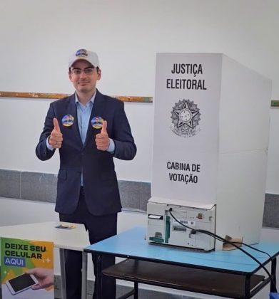 O apresentador e jornalista Dudu Camargo também tentou uma vaga para vereador de São Paulo, gastando R$ 53.930,00, mas recebeu apenas 1.324 votos. (Foto Instagram)